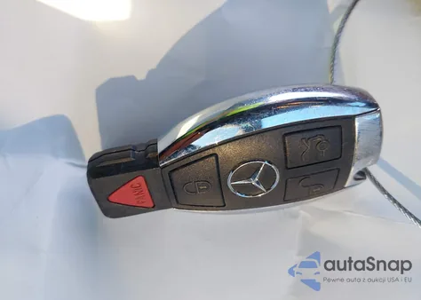 2015 Mercedes-Benz C 250 из США, поврежденный, VIN WDDGJ4HB4FG439586